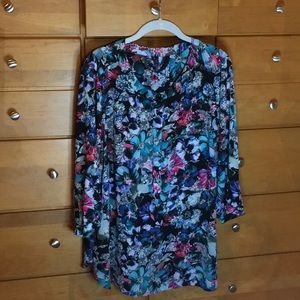 Flower patterned 3/4 sleeve blouse